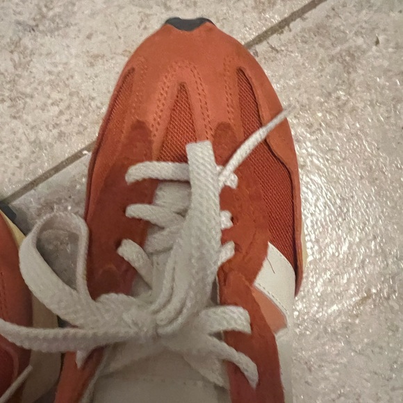 New Balance 327 Rust Color and White Women’s Athletic Shoes - Picture 4 of 9
